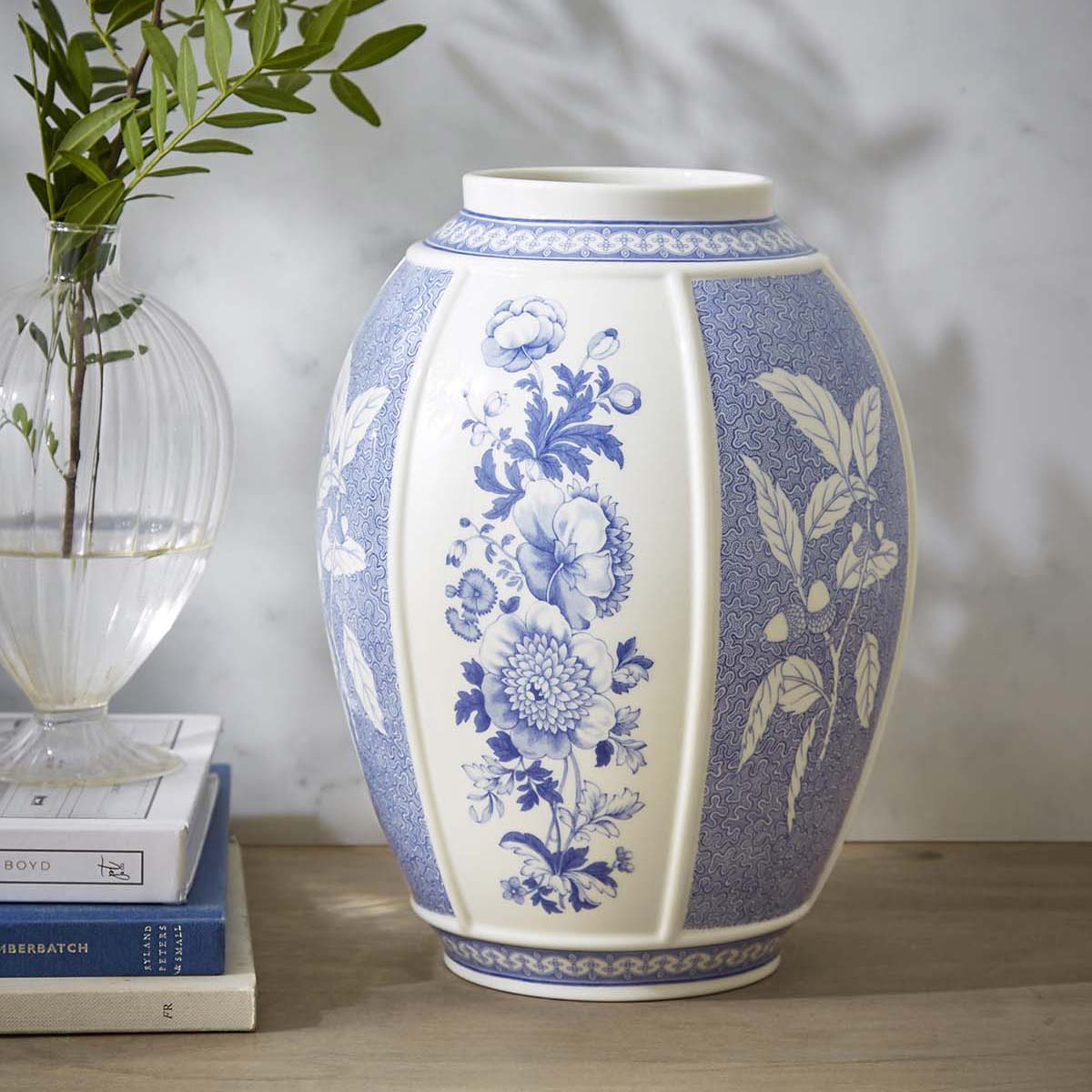 Blue Italian British Flowers Vase image number null